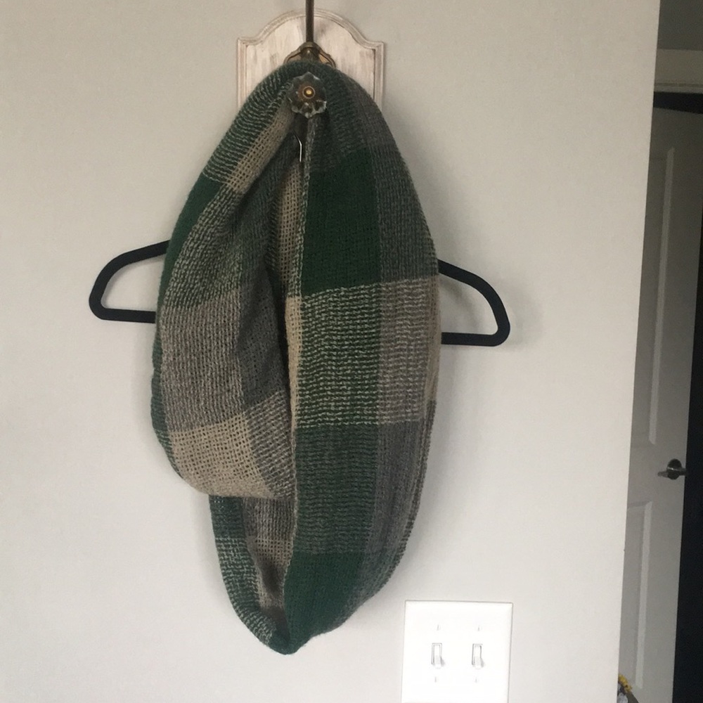 Green/grey/brown infinity scarf